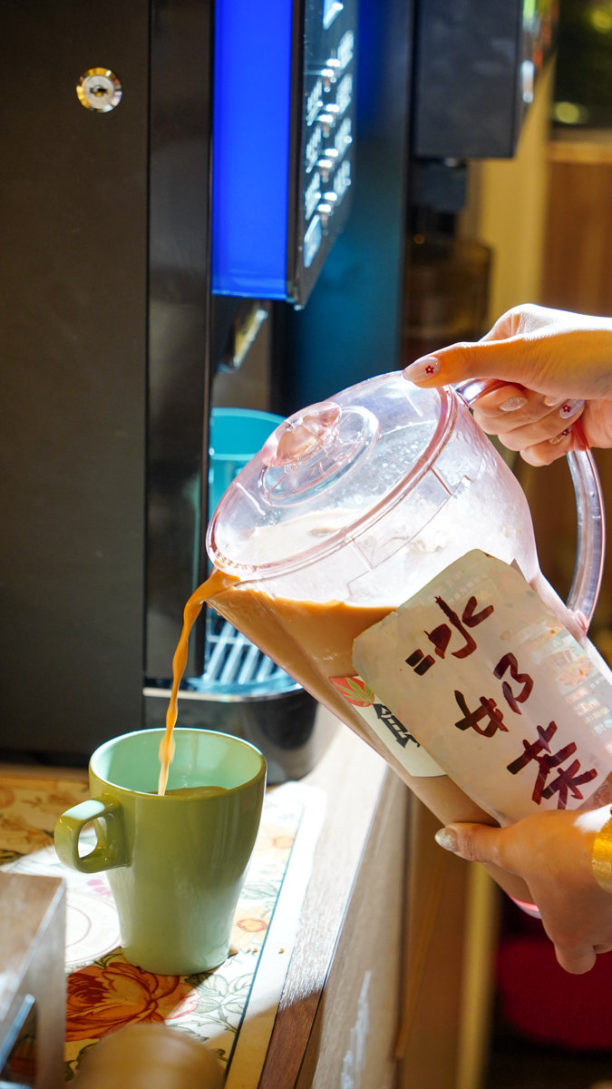 桃園市火鍋|大麻鍋物大有店 (附菜單)-10盎司大肉盤品質優,香濃牛奶湯,無牛油成份麻辣湯,天然湯頭有夠讚 大麻鍋物大有店