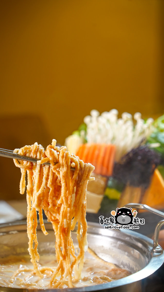 桃園市火鍋|大麻鍋物大有店 (附菜單)-10盎司大肉盤品質優,香濃牛奶湯,無牛油成份麻辣湯,天然湯頭有夠讚 大麻鍋物大有店