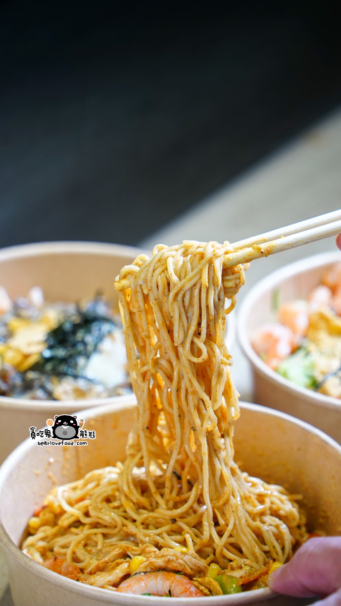 高雄鼓山區美食|春妹涼麵 (附菜單)-有內用,提供兩種麵條選擇,共六種口味 春妹涼麵