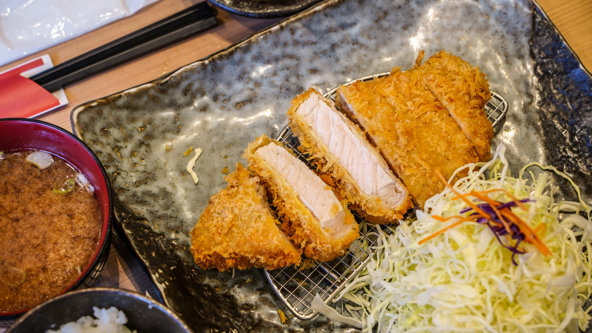 東京淺草寺附近美食 |とんかつとお山 -炸豬排專賣,豬里肌¥1250就非常好吃了 とんかつとお山
