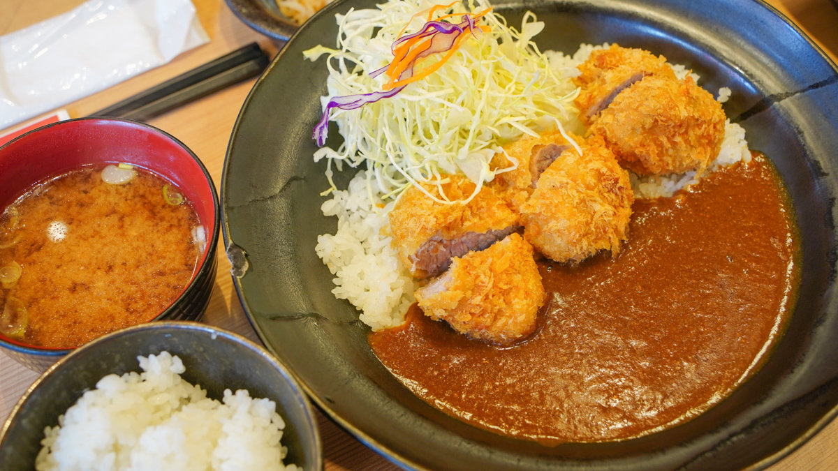 東京淺草寺附近美食 |とんかつとお山 -炸豬排專賣,豬里肌¥1250就非常好吃了 とんかつとお山