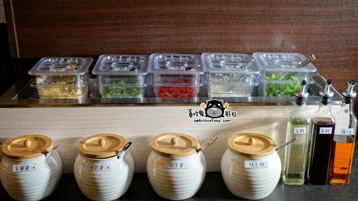 桃園市火鍋 |饗點鍋桃園店(附菜單,停車場資訊)-中正公園附近,自助吧吃到飽, 龍蝦海陸拼盤,雙人和牛套餐必吃 饗點鍋桃園店自助吧