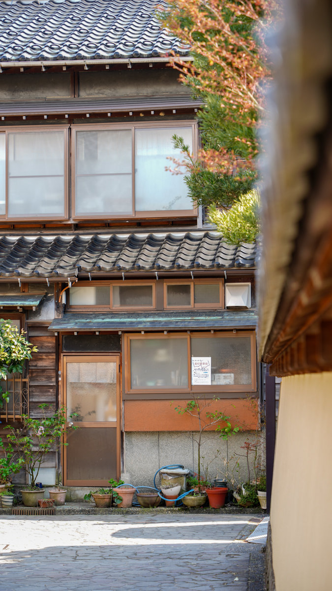 金澤景點|長町武家屋敷跡 -去感受江戶時期,武士的住宅區,沒有這麼商業化很好拍 長町武家屋敷跡