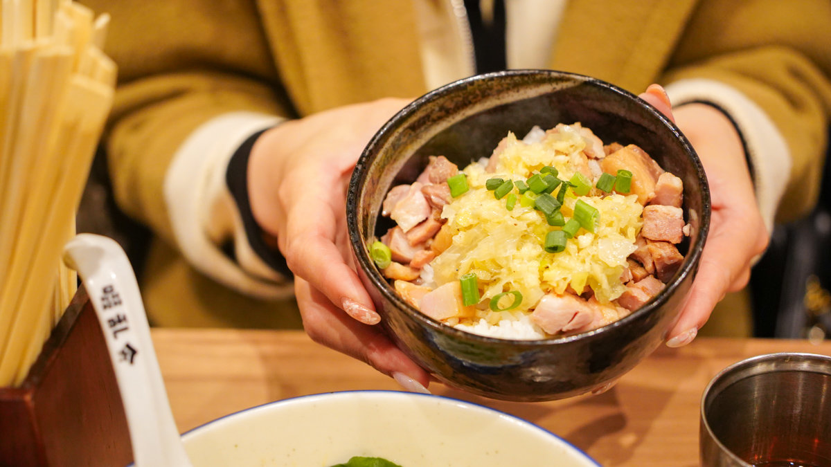 【東京美食】新小岩必吃拉麵推薦 |自家製麺啜乱会-新小岩駅附近,自製Q彈麵條+多層次湯頭一次滿足|日本自由行拉麵攻略 自家製麺啜乱会
