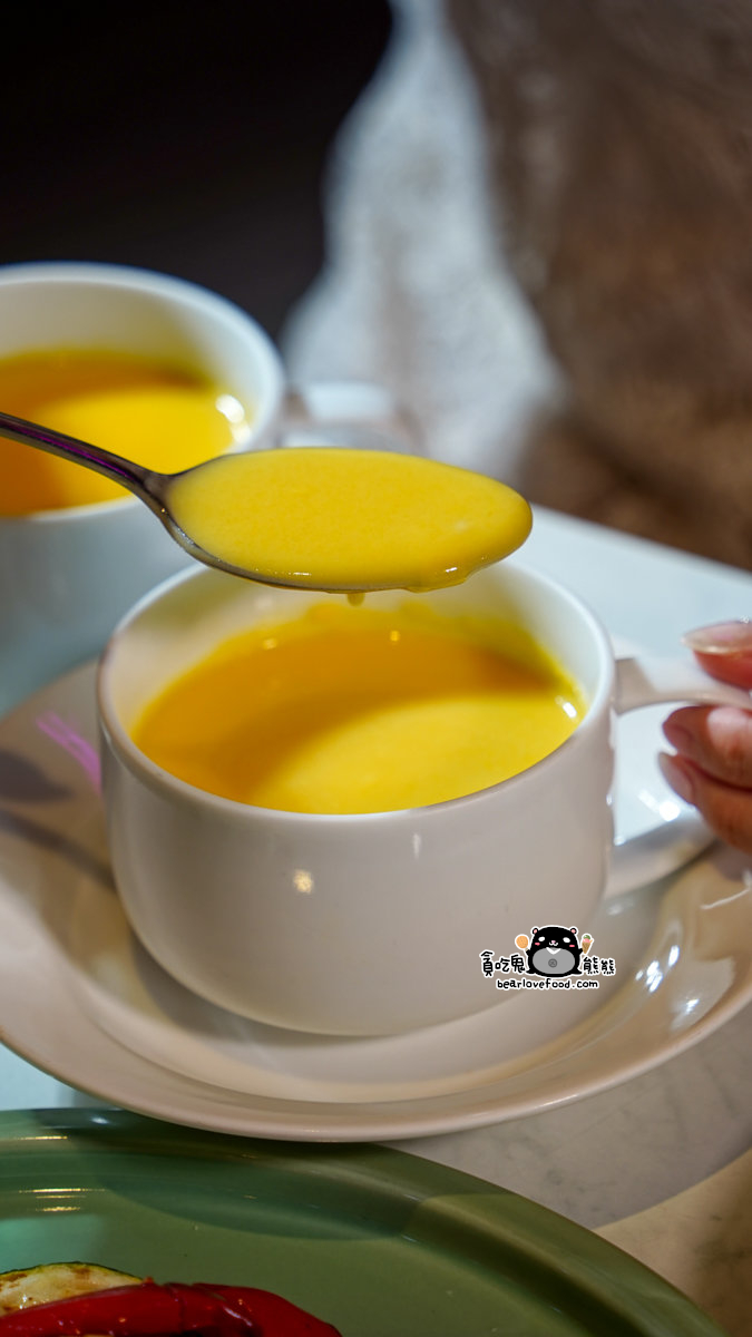 高雄餐廳TOP推薦:Hovii Cafe福華一樓的夢幻下午茶饗宴 Hovii Cafe高雄