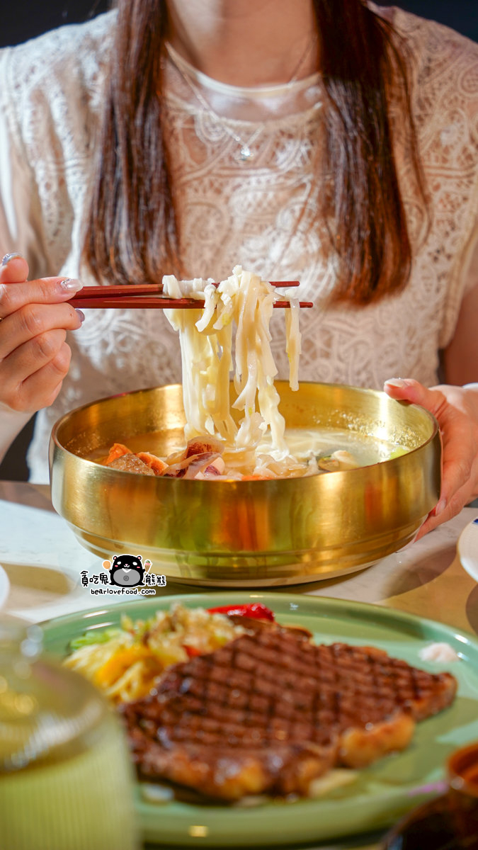 高雄餐廳TOP推薦:Hovii Cafe福華一樓的夢幻下午茶饗宴 Hovii Cafe高雄
