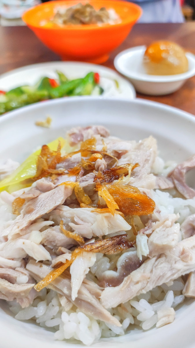 嘉義火車站前50年老店三雅火雞肉飯!人潮多到站不住腳 三雅嘉義火雞肉飯