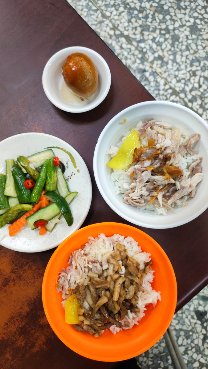 嘉義火車站前50年老店三雅火雞肉飯!人潮多到站不住腳 三雅嘉義火雞肉飯