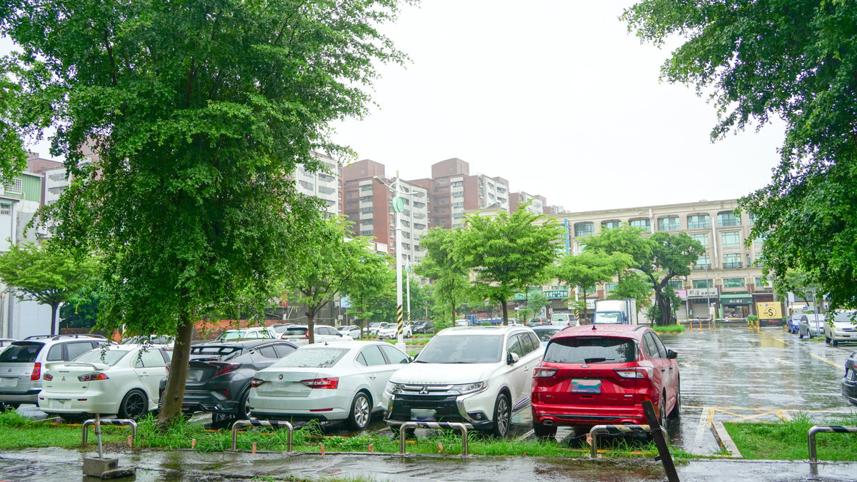 岡山泰國雲南美食|泰來屋ThailyWood-從 2 人精緻套餐到 10 人聚餐,平價異國風味也能高 CP 值 泰來屋泰式料理停車場