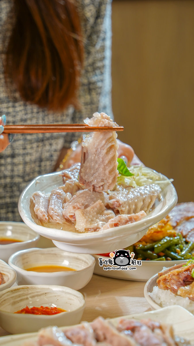 高雄鵝肉新地標:偶鵝嚐嚐湖內店-像咖啡廳的鵝肉店?環境+美味全解析 偶鵝嚐嚐湖內店