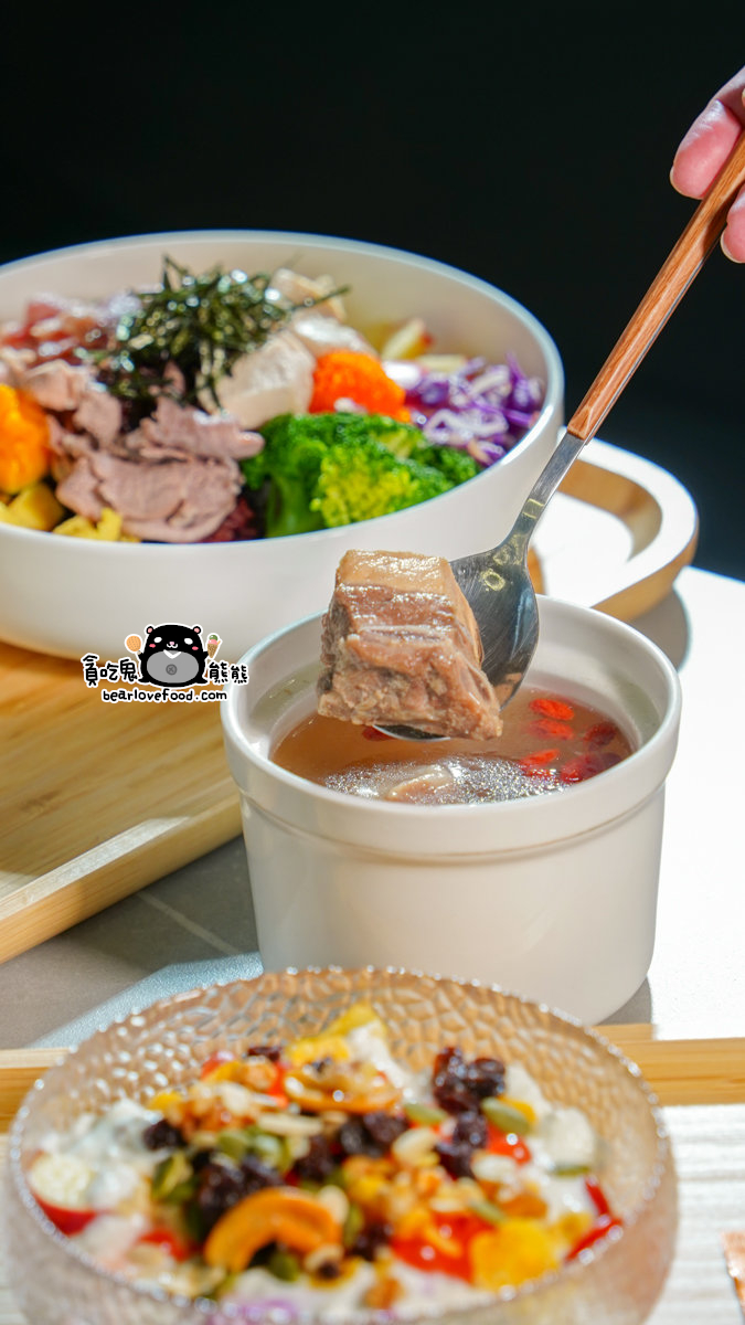 台南健康輕食首選|KIWI POKE 崇學路夏威夷拌飯真實食記 KIWI POKE 輕食沙拉|健康餐盒|天然酵素飲-崇學店
