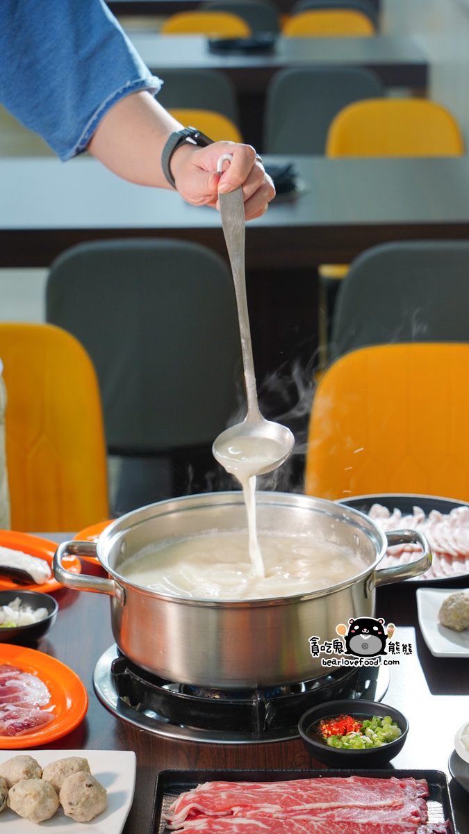 高雄仁武火鍋美食|天嚐地酒鍋物,好停車+天然熬湯,肉品海鮮鍋料通通讚! 天嚐地酒鍋物