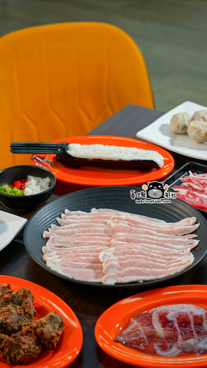 高雄仁武火鍋美食|天嚐地酒鍋物,好停車+天然熬湯,肉品海鮮鍋料通通讚! 天嚐地酒鍋物