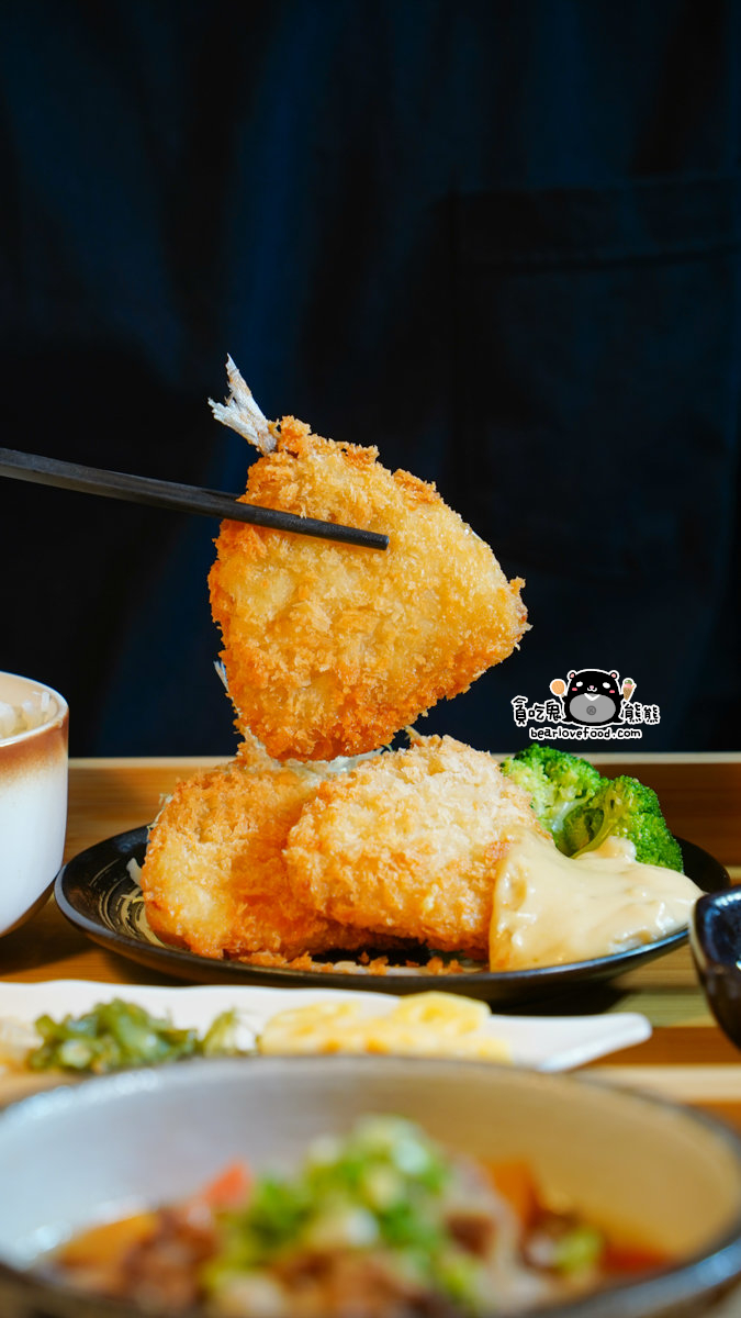 楠梓德民路上藏寶店:四目食堂定食套餐 + 送甜點活動完整攻略 四目食堂