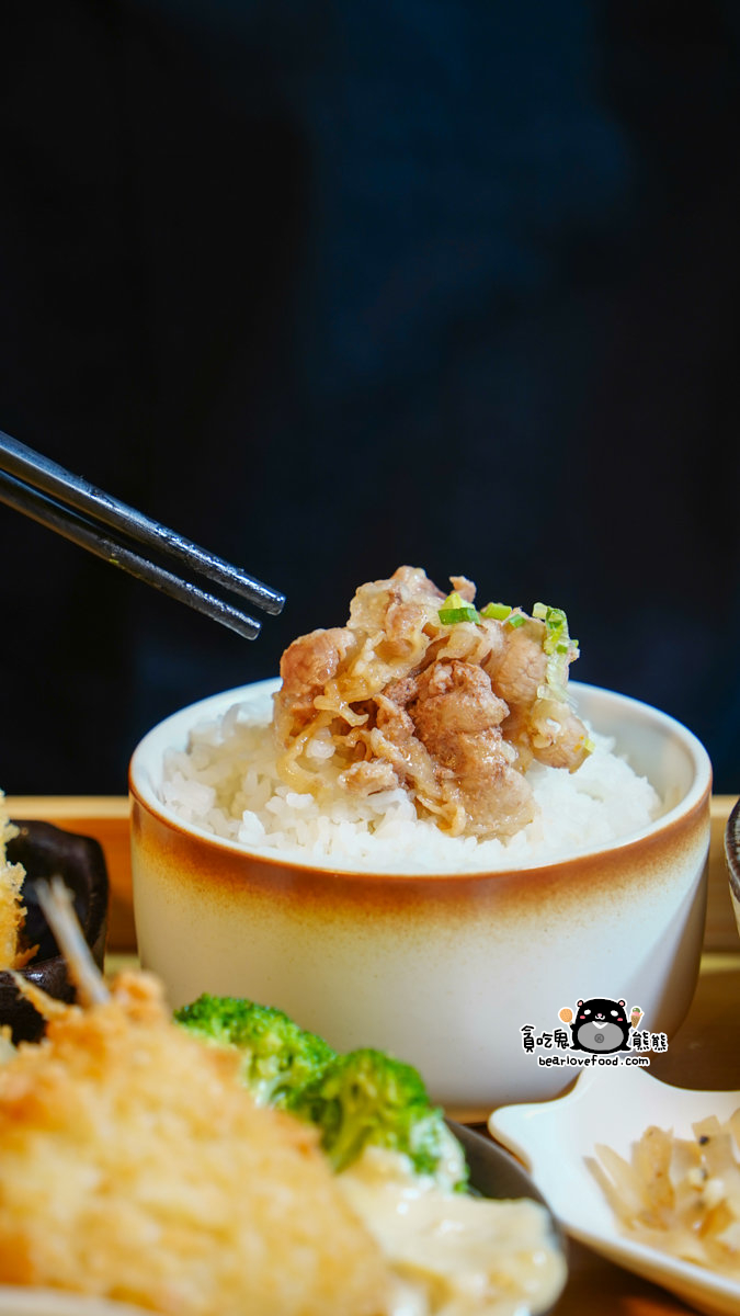 楠梓德民路上藏寶店:四目食堂定食套餐 + 送甜點活動完整攻略 四目食堂
