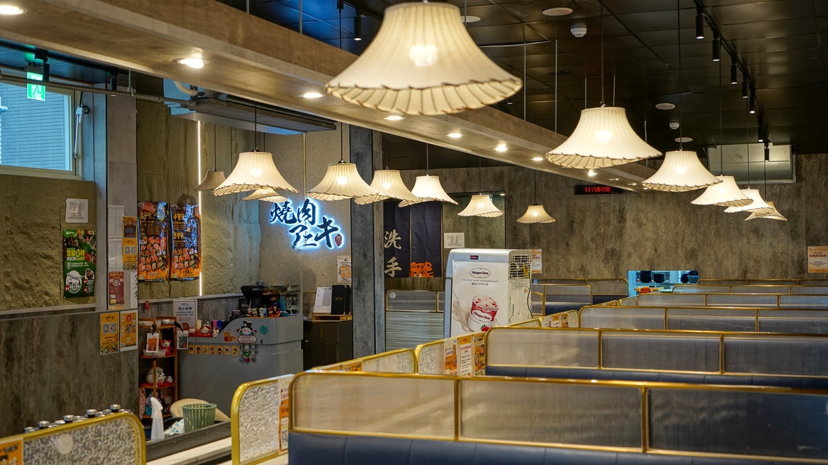 桃園燒肉吃到飽攻略|燒肉アニキ-桃園林口店: 平日499元起, 一人一爐、送餐車登場、大升級版吃到飽詳報 燒肉Aniki- 桃園林口店環境