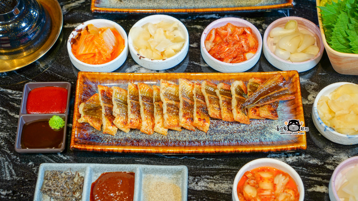 台中東區美食新店|鰻鰻烤台中復興店/台中韓式餐廳/韓式烤鰻:鰻魚控必吃清單 鰻鰻烤台中復興店