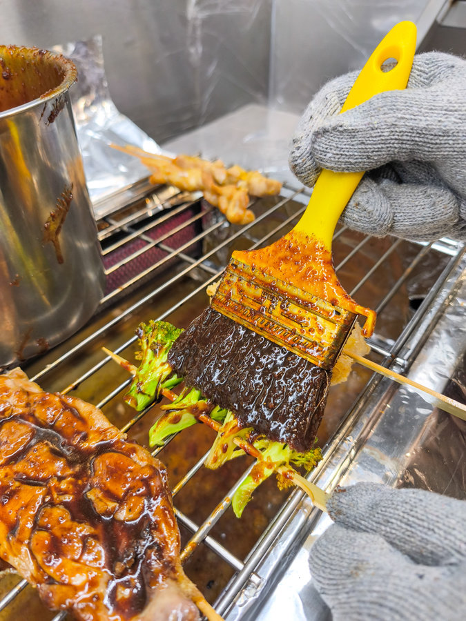 高雄居酒屋推薦|柒息地串燒居酒屋明誠店|19 元平價串燒 × 烤肉神醬 × 宵夜聚餐首選 柒息地串燒居酒屋
