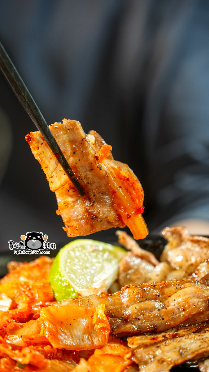 高雄居酒屋推薦|柒息地串燒居酒屋明誠店|19 元平價串燒 × 烤肉神醬 × 宵夜聚餐首選 柒息地串燒居酒屋 高雄明誠店