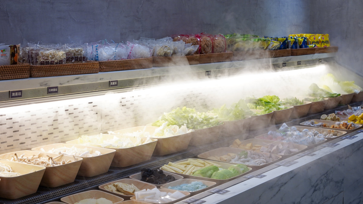 高雄火鍋吃到飽推薦|臻馨鍋物富民店多款湯底+飲料冰品自由取,還有壽星活動 臻馨鍋物富民店