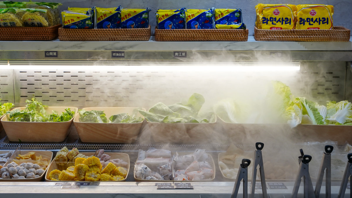 高雄火鍋吃到飽推薦|臻馨鍋物富民店多款湯底+飲料冰品自由取,還有壽星活動 臻馨鍋物富民店