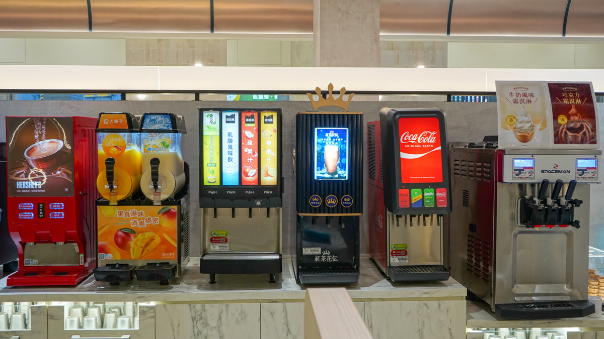 高雄火鍋吃到飽推薦|臻馨鍋物富民店多款湯底+飲料冰品自由取,還有壽星活動 臻馨鍋物富民店