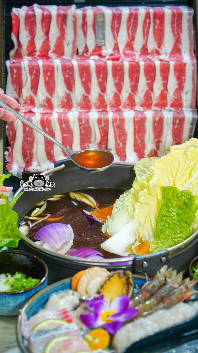 高雄火鍋吃到飽推薦|臻馨鍋物富民店多款湯底+飲料冰品自由取,還有壽星活動 臻馨鍋物富民店