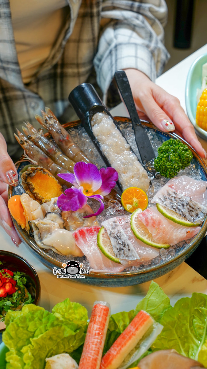 高雄火鍋吃到飽推薦|臻馨鍋物富民店多款湯底+飲料冰品自由取,還有壽星活動 臻馨鍋物富民店