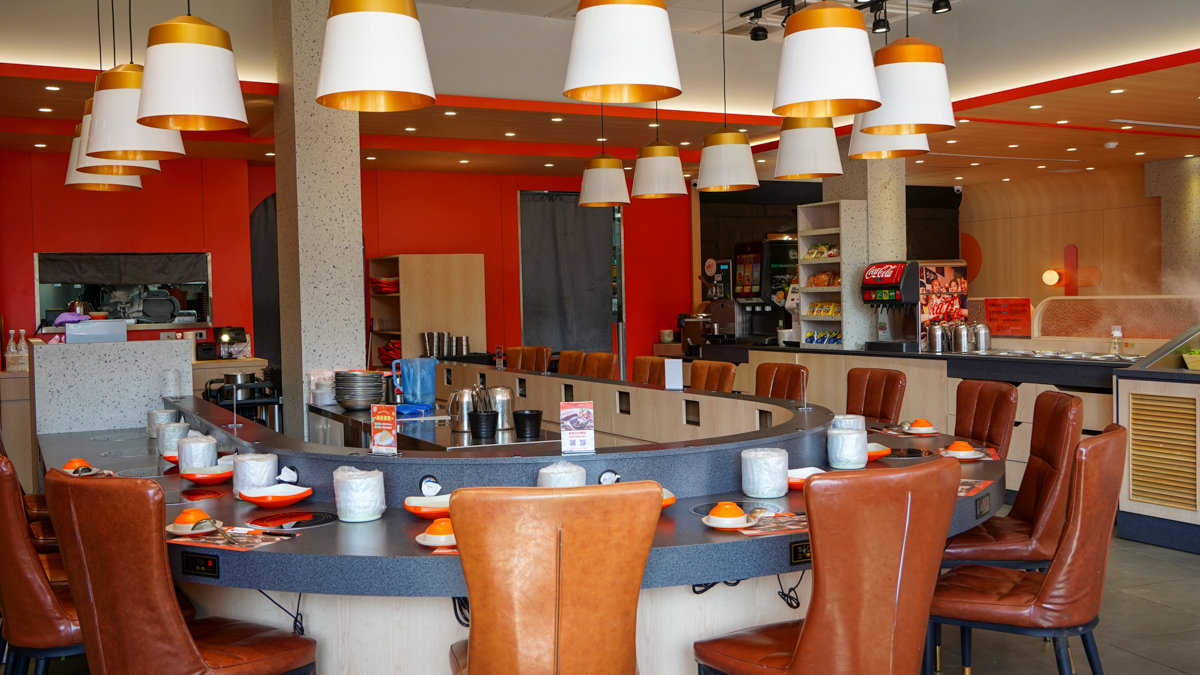 小洞天經典石頭火鍋-鐵道園區店環境