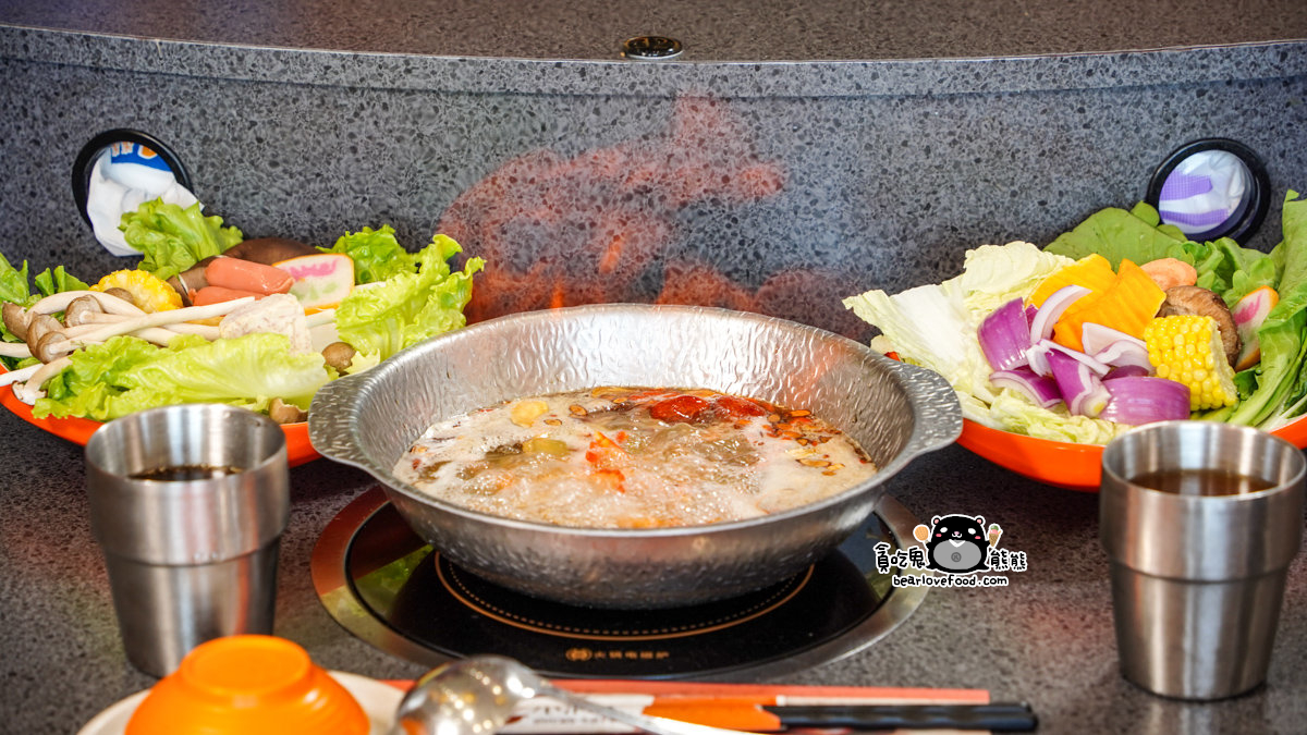 小洞天經典石頭火鍋-鐵道園區店