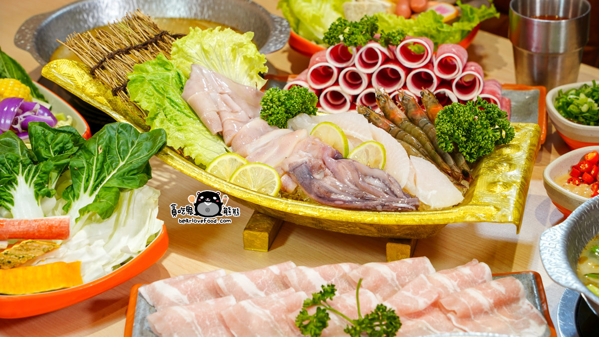 小洞天經典石頭火鍋-鐵道園區店