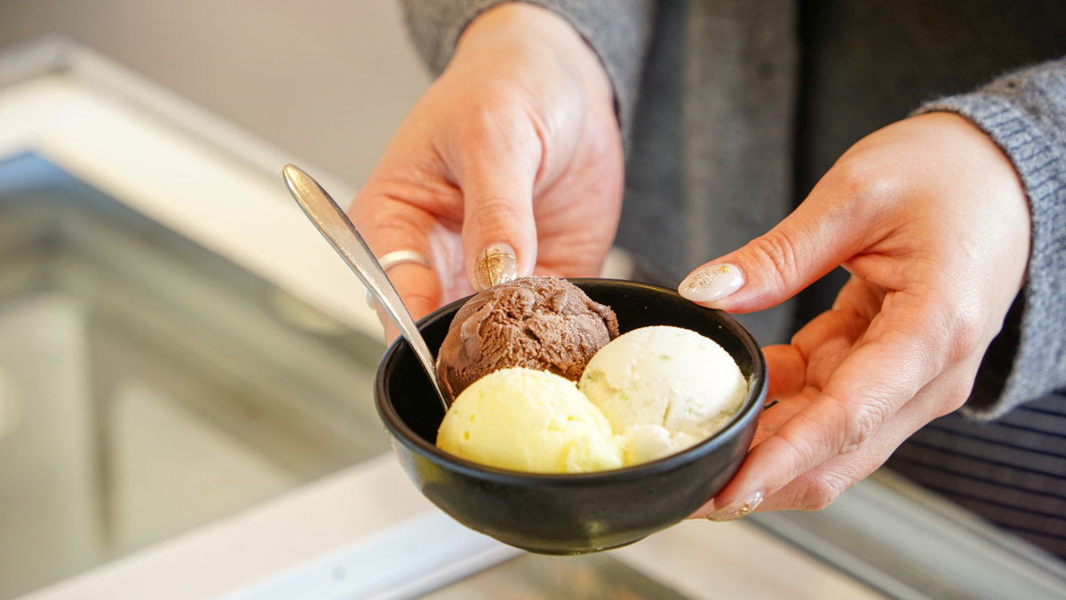 小洞天經典石頭火鍋-鐵道園區店