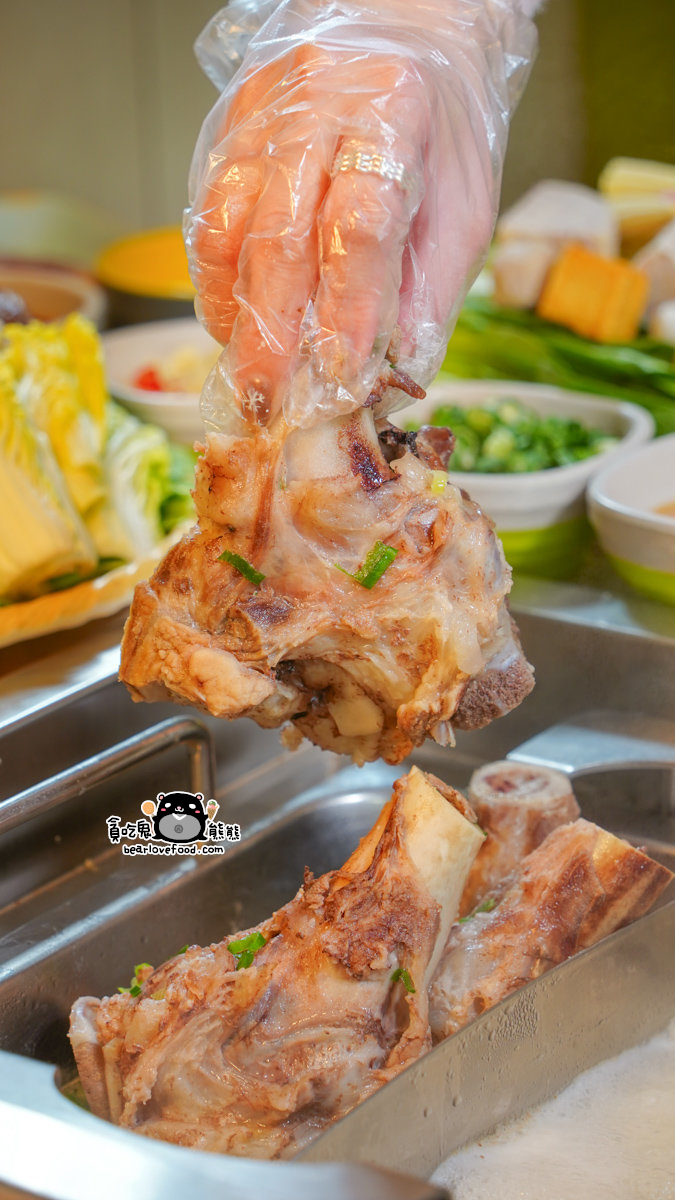 高雄火鍋推薦|星野肉肉鍋鐵道園區店,個人鍋298起+和牛海陸吃到飽一次滿足 星野肉肉鍋-高雄鐵道園區店