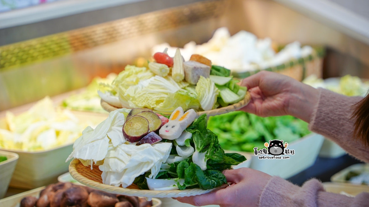 高雄火鍋推薦|星野肉肉鍋鐵道園區店,個人鍋298起+和牛海陸吃到飽一次滿足 星野肉肉鍋-高雄鐵道園區店自助吧