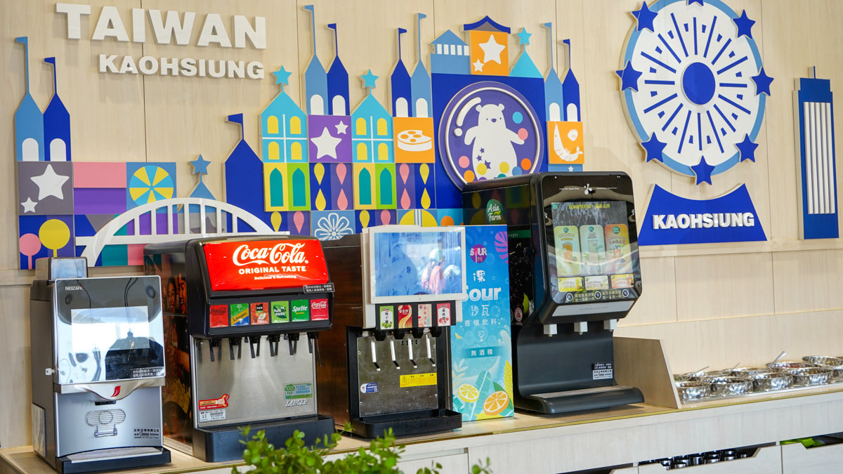 高雄火鍋推薦|星野肉肉鍋鐵道園區店,個人鍋298起+和牛海陸吃到飽一次滿足 星野肉肉鍋-高雄鐵道園區店自助吧