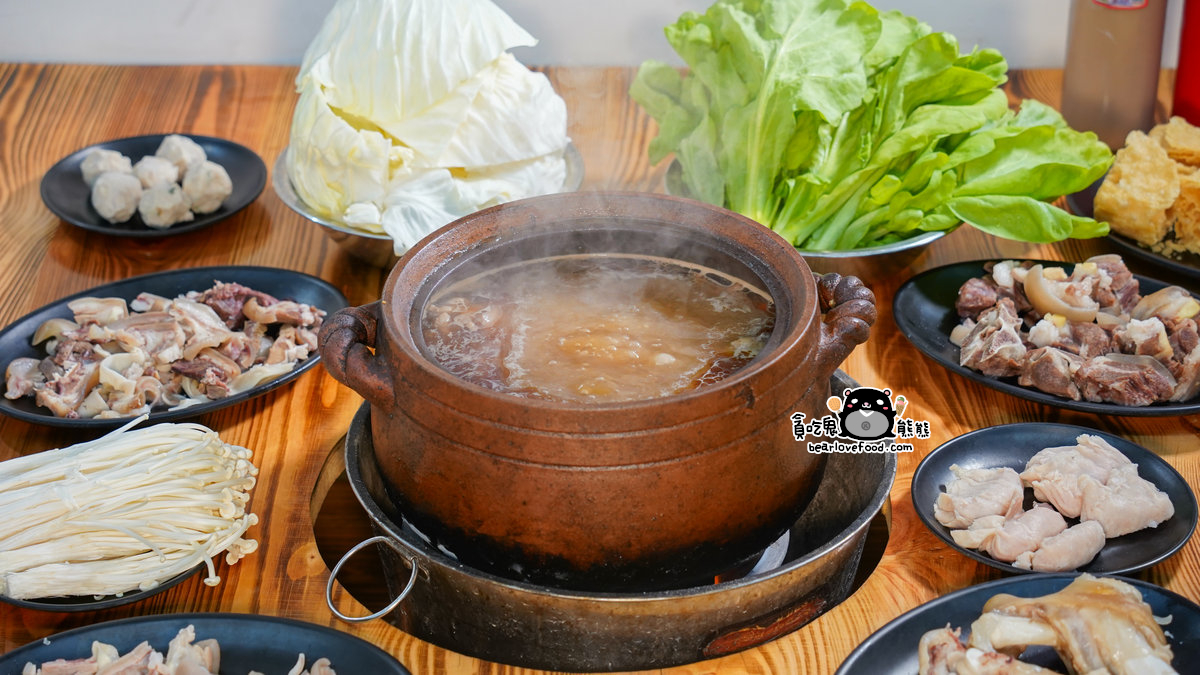 桃園羊肉爐隱藏版美味｜老烘爐羊雞城帶皮帶骨羊肉的秘密與必點單品