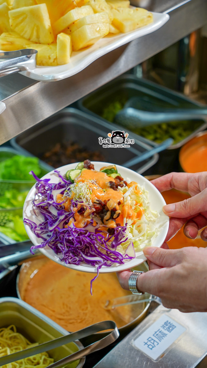 牛室炙燒牛排|高雄自助吧吃到飽限定優惠,平日最狂 339元起爽嗑排餐 牛室炙燒牛排高雄自由店