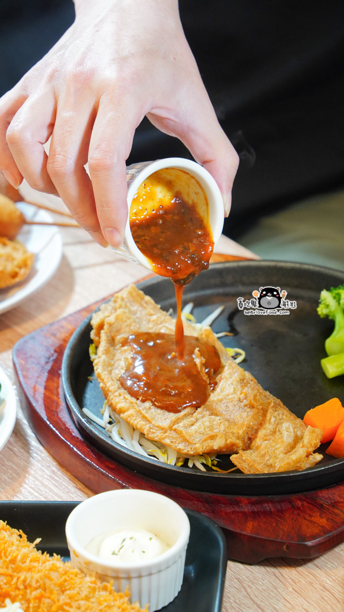 牛室炙燒牛排|高雄自助吧吃到飽限定優惠,平日最狂 339元起爽嗑排餐 牛室炙燒牛排高雄自由店