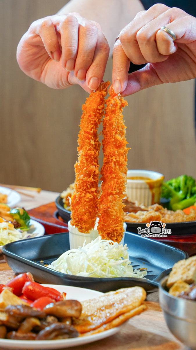 牛室炙燒牛排|高雄自助吧吃到飽限定優惠,平日最狂 339元起爽嗑排餐 牛室炙燒牛排高雄自由店