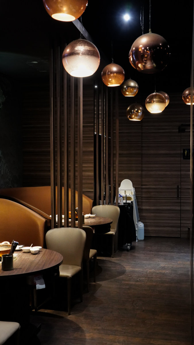 高雄精緻鍋物推薦|銅花精緻涮涮鍋美術館店:專人服務的活體海鮮火鍋體驗 銅花精緻涮涮鍋 高雄美術館店