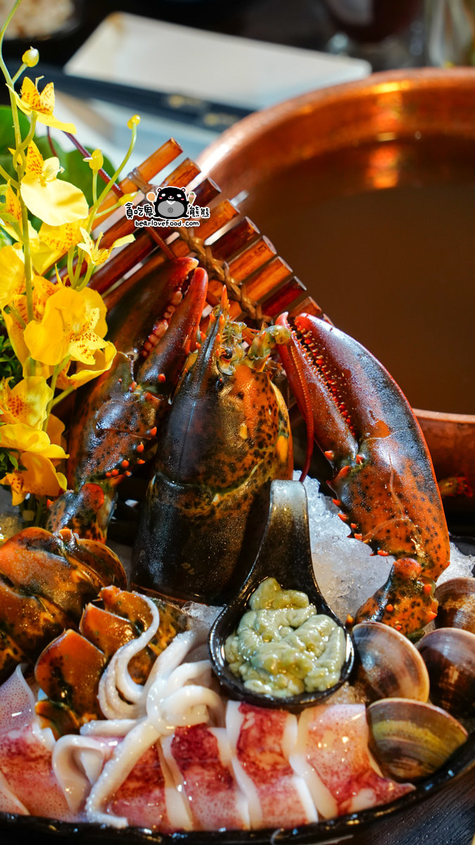 高雄精緻鍋物推薦|銅花精緻涮涮鍋美術館店:專人服務的活體海鮮火鍋體驗 銅花精緻涮涮鍋 高雄美術館店