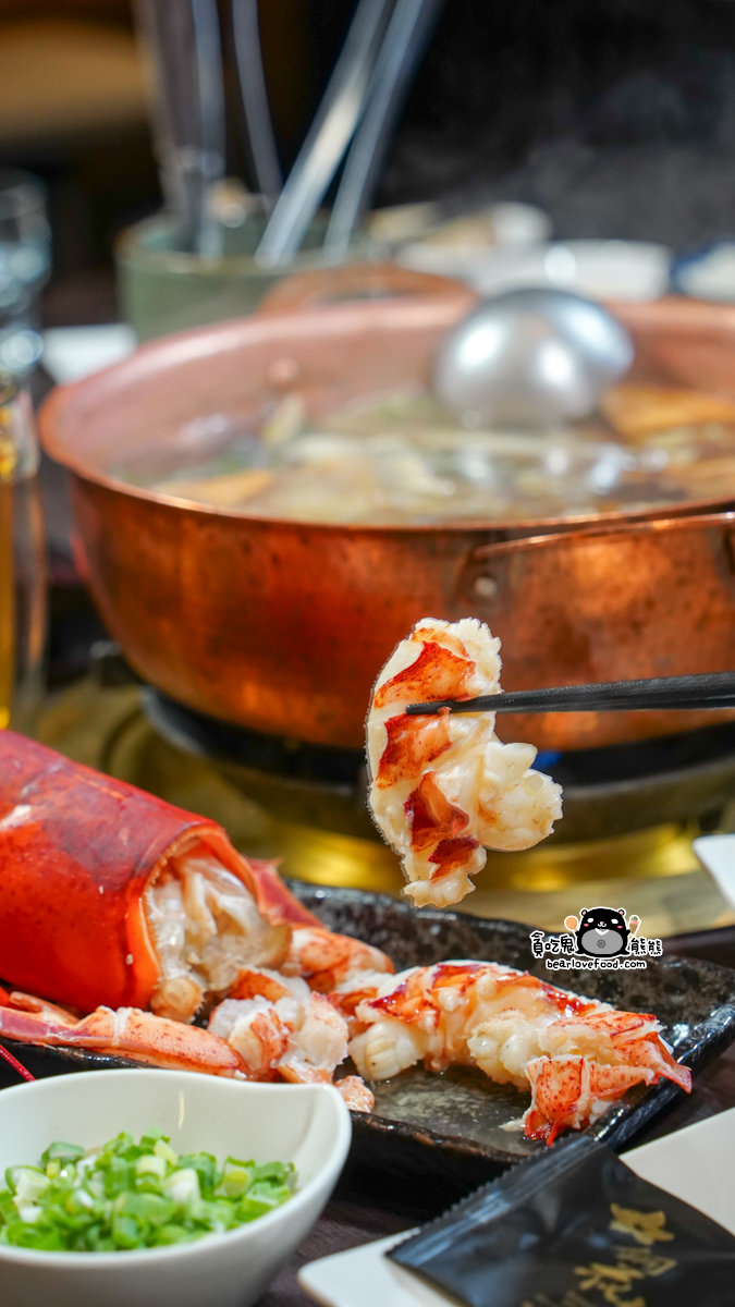 高雄精緻鍋物推薦|銅花精緻涮涮鍋美術館店:專人服務的活體海鮮火鍋體驗 銅花精緻涮涮鍋 高雄美術館店