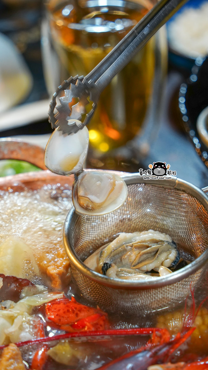 高雄精緻鍋物推薦|銅花精緻涮涮鍋美術館店:專人服務的活體海鮮火鍋體驗 銅花精緻涮涮鍋 高雄美術館店