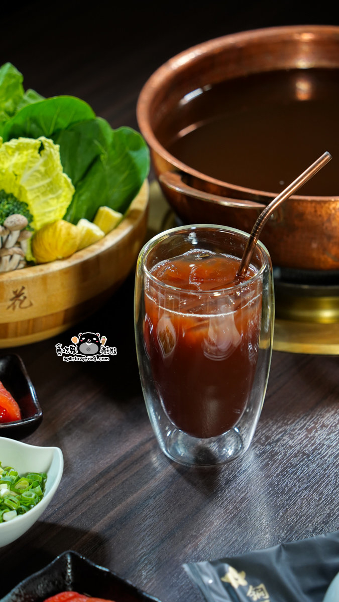 高雄精緻鍋物推薦|銅花精緻涮涮鍋美術館店:專人服務的活體海鮮火鍋體驗 銅花精緻涮涮鍋 高雄美術館店