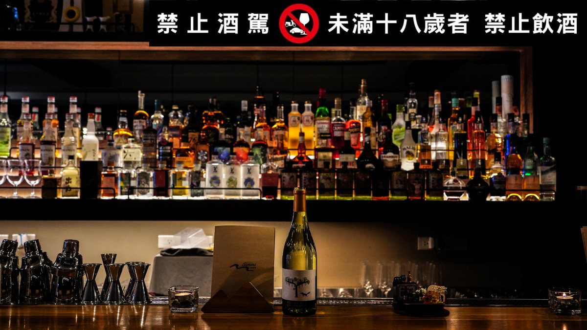 台南餐酒館推薦|嶼海餐酒館-森林系餐酒館新開幕!藍帶等級料理+創意調酒一次滿足 嶼海餐酒館環境