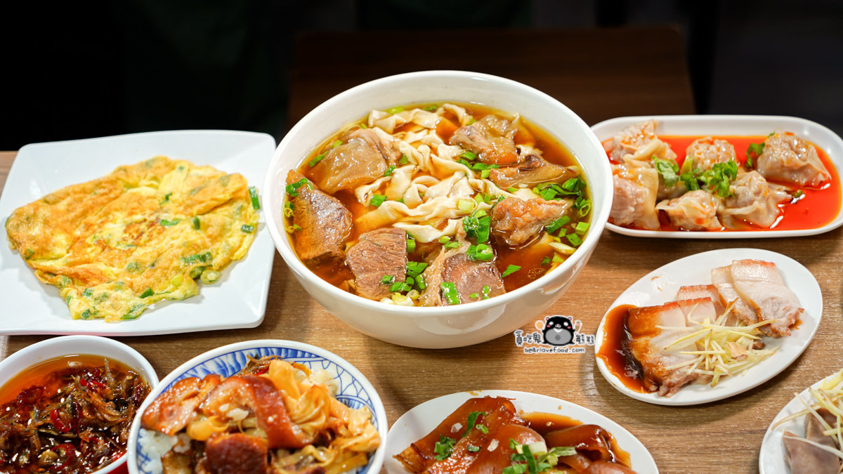 高雄牛肉麵推薦|318鳳山店 牛肉麵+豬腳雙主角!無味精湯頭與獨門滷味一次吃懂 318霸王牛肉麵鳳山店