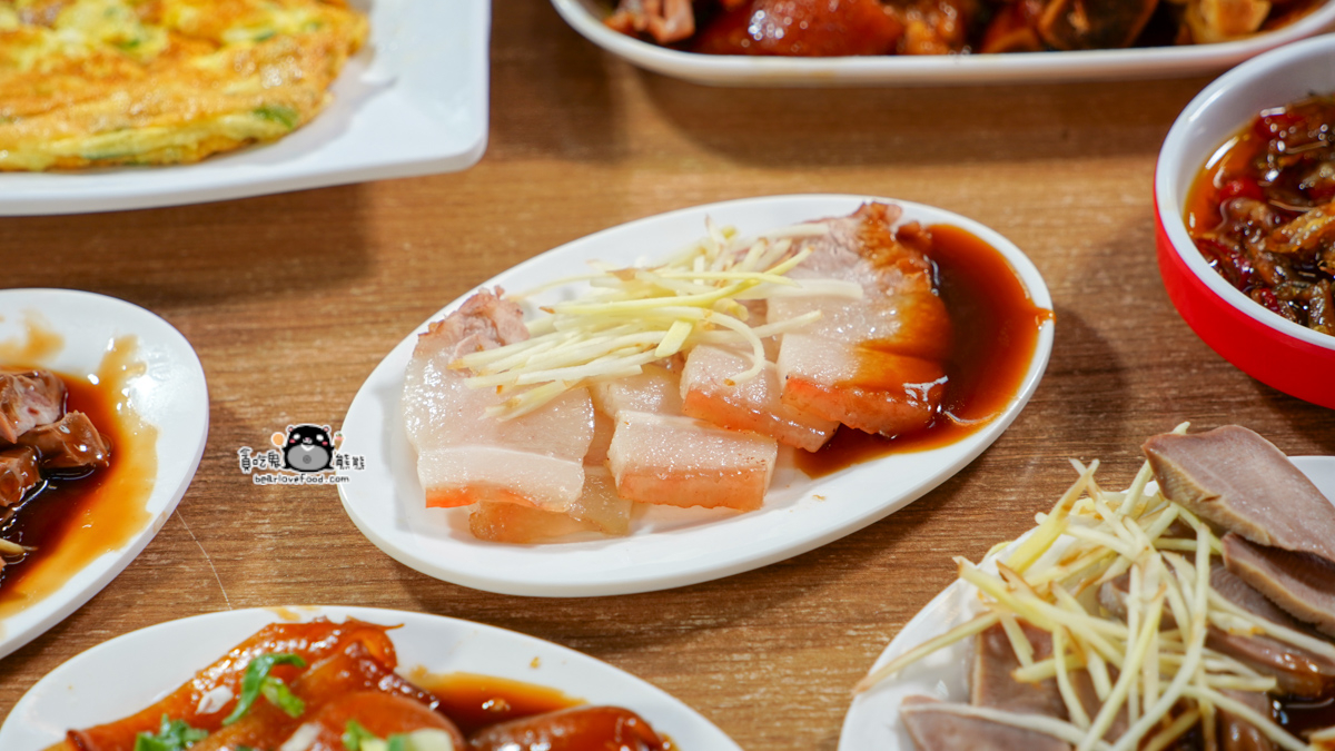 高雄牛肉麵推薦|318鳳山店 牛肉麵+豬腳雙主角!無味精湯頭與獨門滷味一次吃懂 318霸王牛肉麵鳳山店