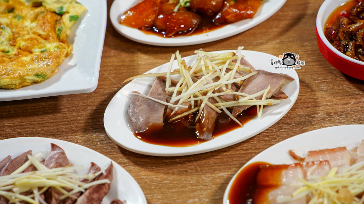 高雄牛肉麵推薦|318鳳山店 牛肉麵+豬腳雙主角!無味精湯頭與獨門滷味一次吃懂 318霸王牛肉麵鳳山店