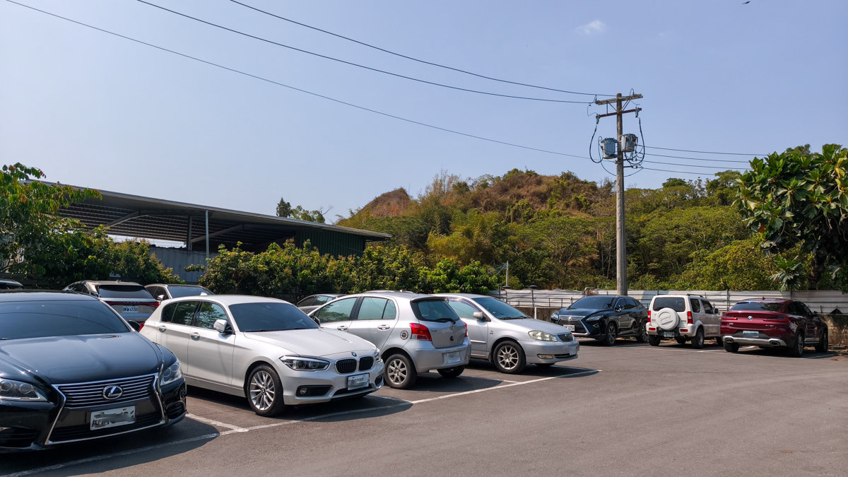 觀音山綠野山莊土雞城停車場