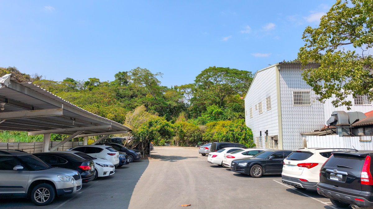 觀音山綠野山莊土雞城停車場